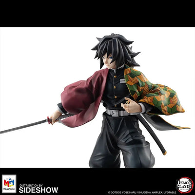 Giyu Tomioka – MegaHouse – ActionFigure Brasil — com base expositora