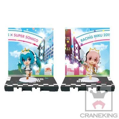 GOOD SMILE Racing - Hatsune Miku - Chibi Kyun-Chara - Racing ver. 2015, Sonico ver. - SoniComi (Super Sonico) - Sonico - Chibi Kyun-Chara - Racing Miku ver.ㅤ – Banpresto – ActionFigureBrasil