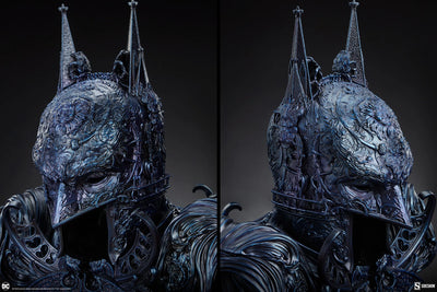 Gotham City's Shadow: Batman™ (Blue Variant) - LIMITED EDITION: 150 (Variant) – Sideshow Collectibles – ActionFigure Brasil — com base expositora