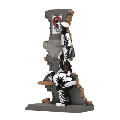 Graffiti Crime – Mighty Jaxx – ActionFigure Brasil — com base expositora
