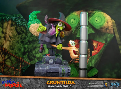 Gruntilda - LIMITED EDITION: 500 – First 4 Figures – ActionFigure Brasil — com base expositora