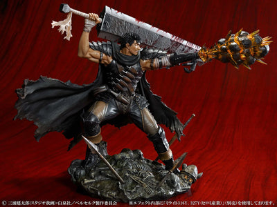 Guts (Black Swordsman Version) – Medicos Entertainment – ActionFigure Brasil — ângulo diferente