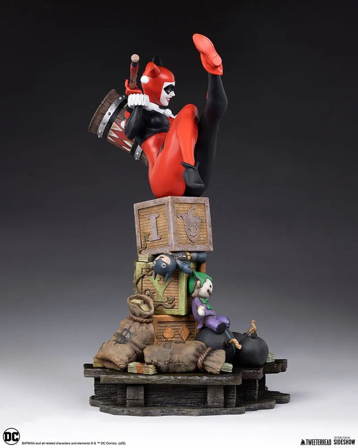 Harley Quinn - LIMITED EDITION: 400 (Collector Quarter Scale) – Tweeterhead – ActionFigure Brasil — close