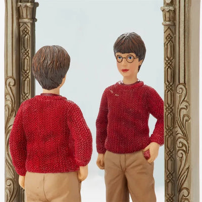Harry & Mirror of Erised – Enesco, LLC – ActionFigure Brasil — close
