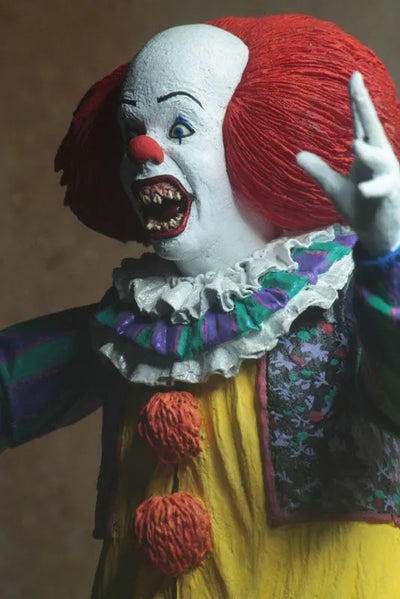 IT / Pennywise Ultimate 7 Inch Action Figure ver.2ㅤ – NECA – ActionFigureBrasil — close