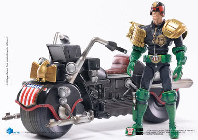 Judge Dredd - Judge Dredd & Lawmaster MKII Set - 1/18 (Hiya Toys)ㅤ – Hiya Toys – ActionFigureBrasil — ângulo diferente