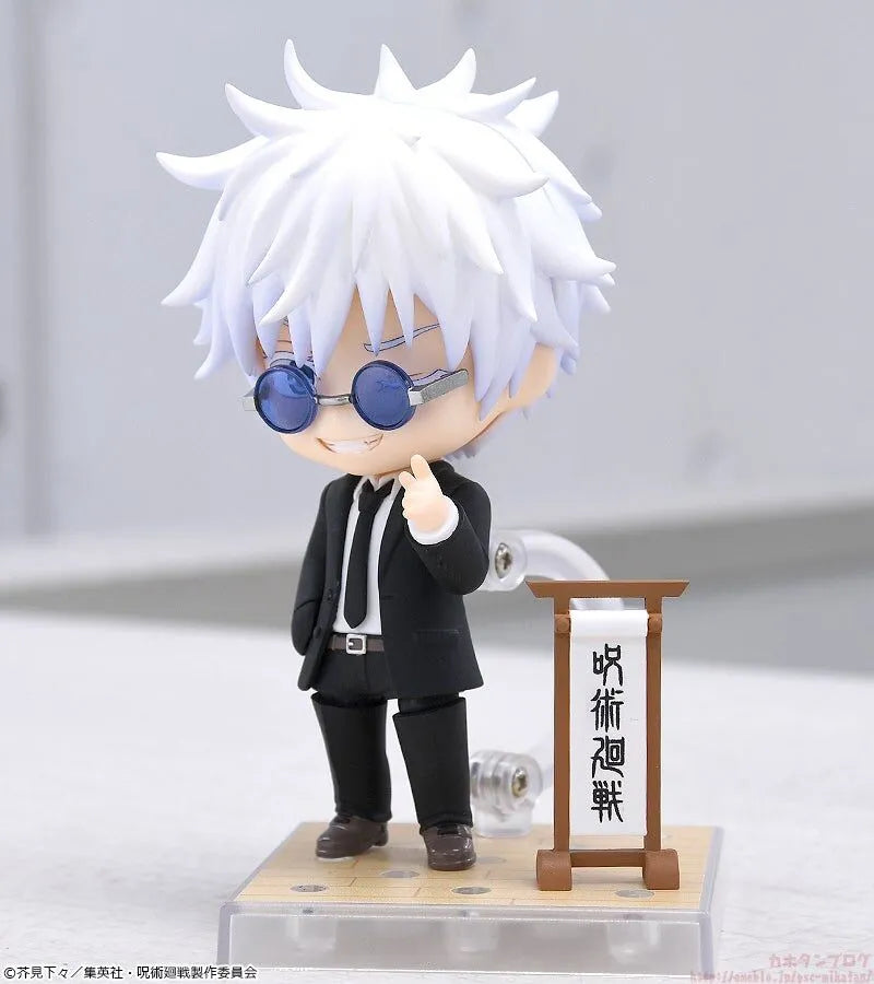 Jujutsu Kaisen - Gojou Satoru - Nendoroid #2440 - Suit Ver. (Good Smile Company)ㅤ – Good Smile Company – ActionFigureBrasil