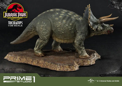 Jurassic Park - Triceratops - Prime Collectible Figures PCFJP-02 - 1/38 (Prime 1 Studio)ㅤ – Prime 1 Studio – ActionFigureBrasil — com base expositora