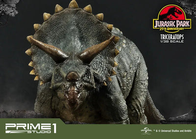 Jurassic Park - Triceratops - Prime Collectible Figures PCFJP-02 - 1/38 (Prime 1 Studio)ㅤ – Prime 1 Studio – ActionFigureBrasil — close