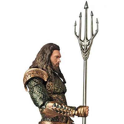 Justice League (2017) - Aquaman - Mafex No.061 (Medicom Toy)ㅤ – Medicom Toy – ActionFigureBrasil — ângulo diferente