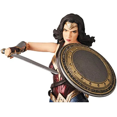 Justice League (2017) - Wonder Woman - Mafex No.060 (Medicom Toy)ㅤ – Medicom Toy – ActionFigureBrasil — ângulo diferente