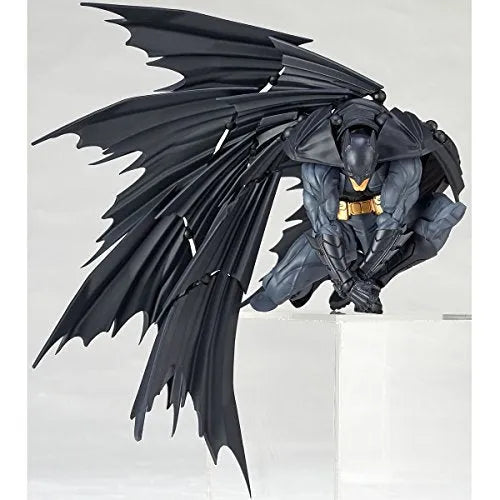 Justice League - Batman - Amazing Yamaguchi No.009 - Revoltech (Kaiyodo)ㅤ – Kaiyodo – ActionFigureBrasil