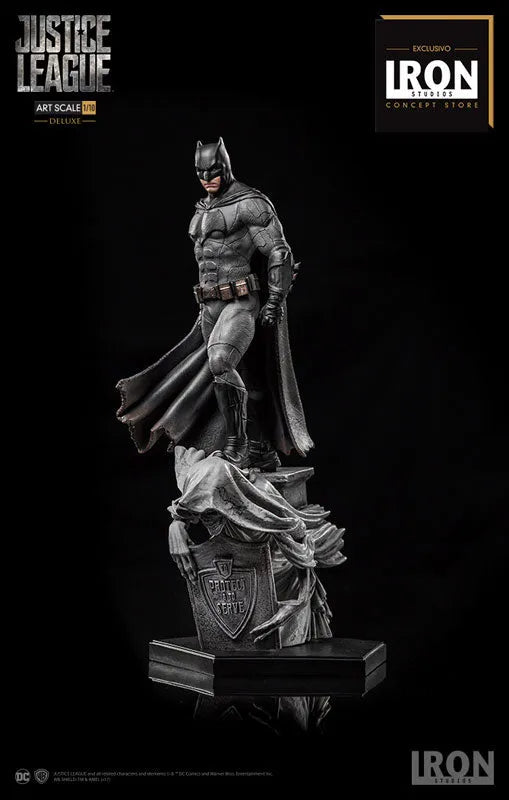 Justice League - Batman Deluxe 1/10 Art Scale Statueㅤ – Iron Studios – ActionFigureBrasil