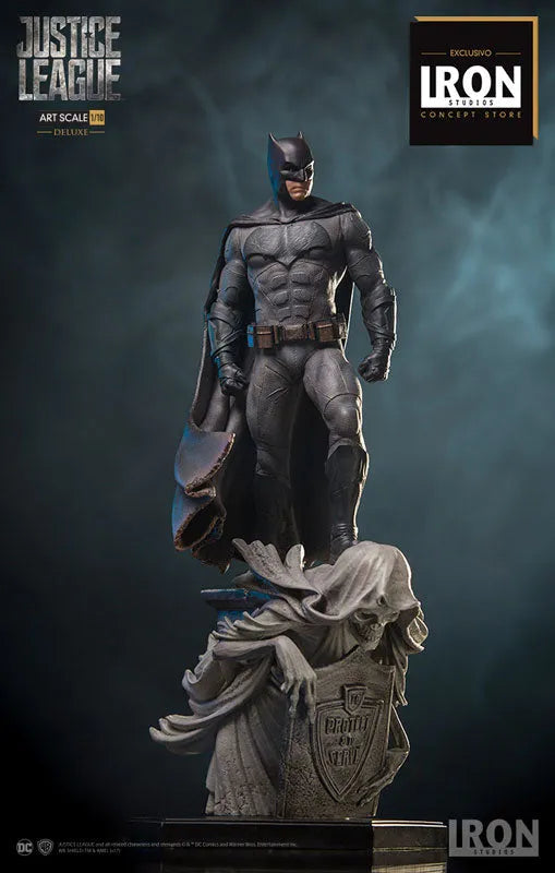Justice League - Batman Deluxe 1/10 Art Scale Statueㅤ – Iron Studios – ActionFigureBrasil