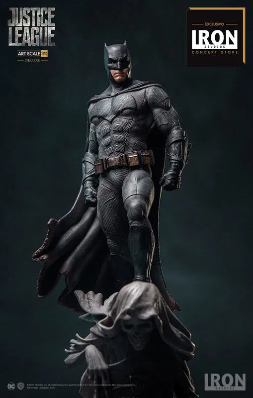 Justice League - Batman Deluxe 1/10 Art Scale Statueㅤ – Iron Studios – ActionFigureBrasil
