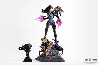 Kai'Sa - LIMITED EDITION: 2000 – PureArts – ActionFigure Brasil — com base expositora