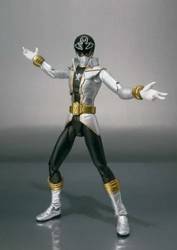 Kaizoku Sentai Gokaiger - Gokai Silver - S.H.Figuarts (Bandai)ㅤ – Bandai – ActionFigureBrasil — embalagem