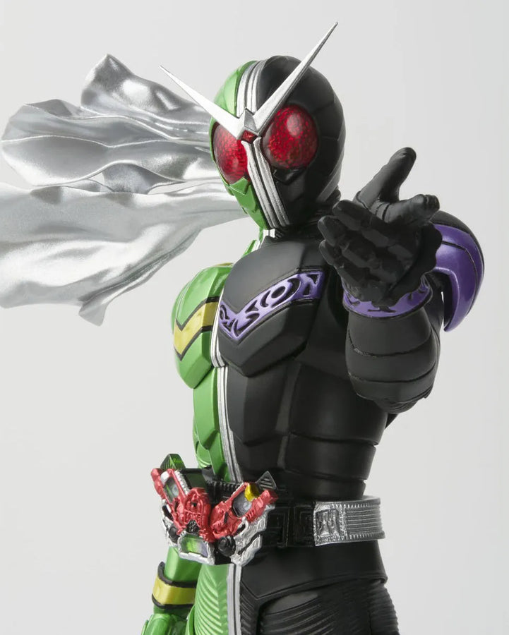 Kamen Rider W - Kamen Rider Double Cyclone Joker - S.H.Figuarts - S.H.Figuarts Shinkocchou Seihou (Bandai)ㅤ – Bandai – ActionFigureBrasil