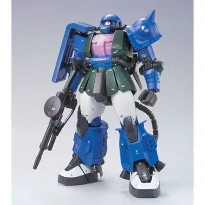 Kidou Senshi Gundam 0083 Stardust Memory - MS-06R-1A Zaku II High Mobility Type - MG - 1/100 - Ver. 2.0, Anavel Gato custom (Bandai)ㅤ – Bandai – ActionFigureBrasil — ângulo diferente