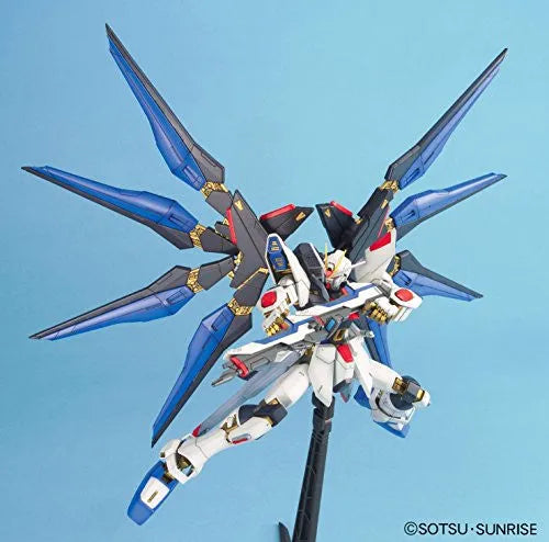 Kidou Senshi Gundam SEED Destiny - ZGMF-X20A Strike Freedom Gundam - MG #093 - 1/100 (Bandai)ㅤ – Bandai – ActionFigureBrasil