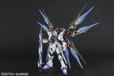 Kidou Senshi Gundam SEED Destiny - ZGMF-X20A Strike Freedom Gundam - PG - 1/60 (Bandai)ㅤ – Bandai – ActionFigureBrasil