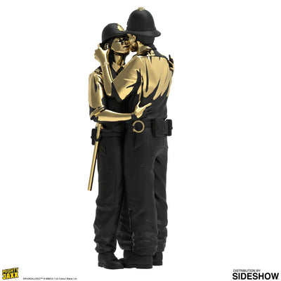Kissing Coppers (Gold Rush Edition) - LIMITED EDITION (Gold Edition) – Mighty Jaxx – ActionFigure Brasil — com base expositora