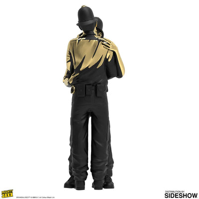 Kissing Coppers (Gold Rush Edition) - LIMITED EDITION (Gold Edition) – Mighty Jaxx – ActionFigure Brasil — iluminação de estúdio