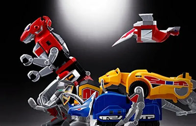 Kyouryuu Sentai Zyuranger - Daizyujin - Shugojuu Pteranodon - Shugojuu SaberTiger - Shugojuu Triceratops - Shugojuu Tyrannosaurus - Shugojuu ZyuMammoth - Soul of Chogokin GX-72 (Bandai)ㅤ – Bandai – ActionFigureBrasil — ângulo diferente
