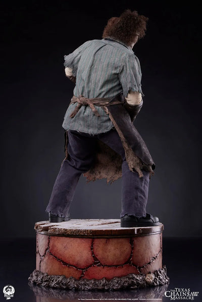 Leatherface - LIMITED EDITION: 400 – PCS – ActionFigure Brasil — ângulo diferente