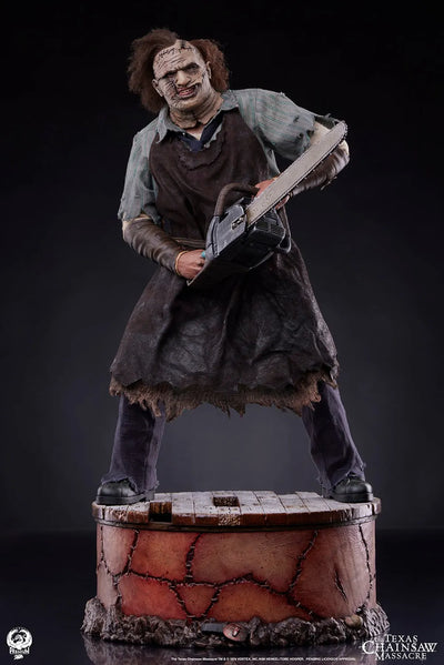 Leatherface - LIMITED EDITION: 400 – PCS – ActionFigure Brasil — embalagem