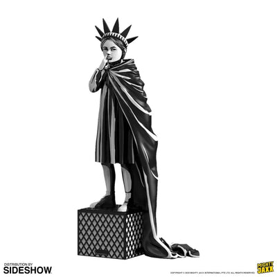 Liberty Girl - LIMITED EDITION – Mighty Jaxx – ActionFigure Brasil — embalagem