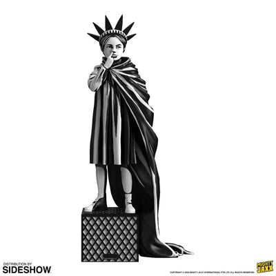 Liberty Girl - LIMITED EDITION – Mighty Jaxx – ActionFigure Brasil — acessórios