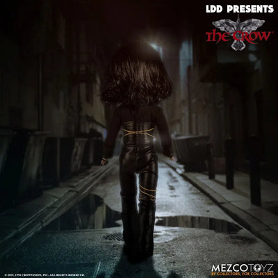 Living Dead Dolls / The Crow: Eric Dravenㅤ – Mezco – ActionFigureBrasil — com base expositora