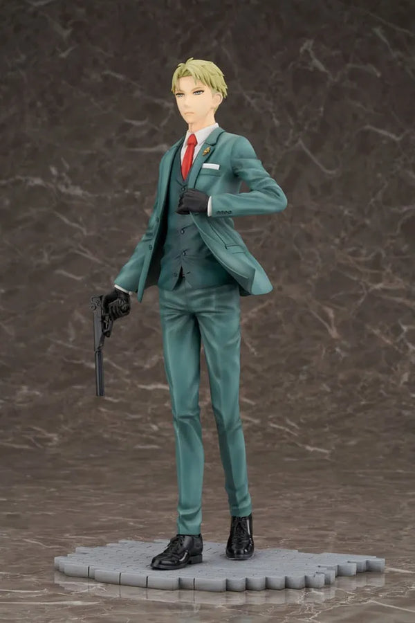 Loid Forger – FURYU Corporation – ActionFigure Brasil