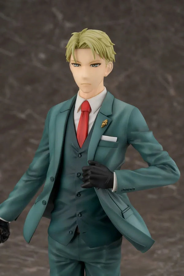 Loid Forger – FURYU Corporation – ActionFigure Brasil