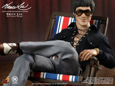 M Icon 1/6 Bruce Lee Figure (Casual Wear)ㅤ – Puella Magi Madoka Magica – ActionFigureBrasil — com base expositora