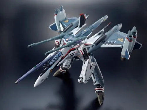 Macross Frontier - Macross Frontier The Movie ~Itsuwari no Utahime~ - VF-25F Tornado Messiah Valkyrie (Saotome Alto Custom) - DX Chogokin - 1/60 (Bandai)ㅤ – Bandai – ActionFigureBrasil