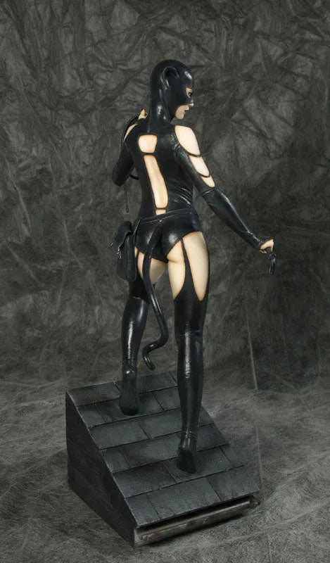 [Mamegyorai Limited Distribution] Fantasy Figure Gallery - DC Comics Collection: Catwoman 1/6 Resin Statueㅤ – Yamato USA – ActionFigureBrasil