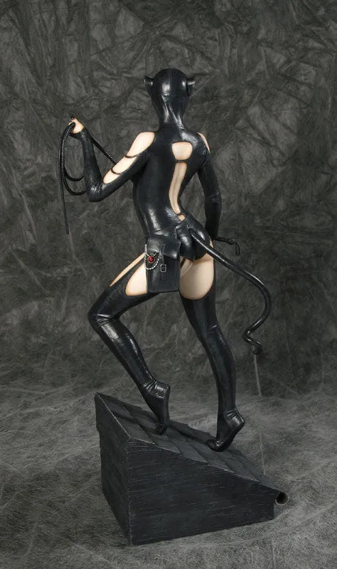 [Mamegyorai Limited Distribution] Fantasy Figure Gallery - DC Comics Collection: Catwoman 1/6 Resin Statueㅤ – Yamato USA – ActionFigureBrasil