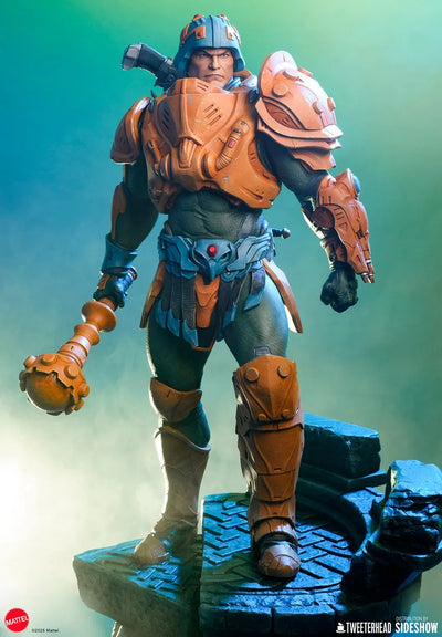 Man-at-Arms Legends - LIMITED EDITION: 450 – Tweeterhead – ActionFigure Brasil — ângulo diferente