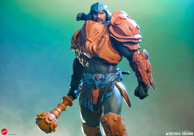 Man-at-Arms Legends - LIMITED EDITION: 450 – Tweeterhead – ActionFigure Brasil — com base expositora