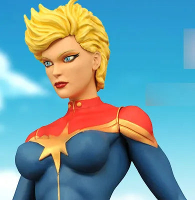 Marvel Comics PVC Statue - Femme Fatales: Captain Marvelㅤ – Diamond Select Toys – ActionFigureBrasil