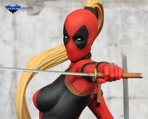 Marvel Comics PVC Statue - Femme Fatales: Lady Deadpoolㅤ – Diamond Select Toys – ActionFigureBrasil
