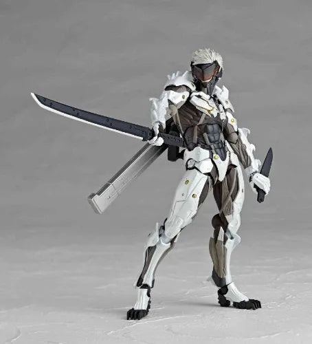 Metal Gear Rising: Revengeance - Raiden - Revoltech #140EX - White Armor ver. (Kaiyodo)ㅤ – Kaiyodo – ActionFigureBrasil