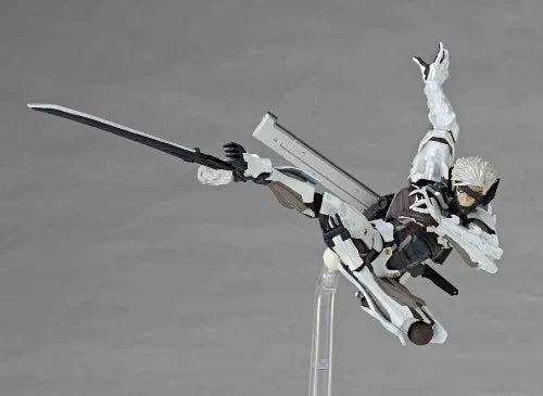 Metal Gear Rising: Revengeance - Raiden - Revoltech #140EX - White Armor ver. (Kaiyodo)ㅤ – Kaiyodo – ActionFigureBrasil