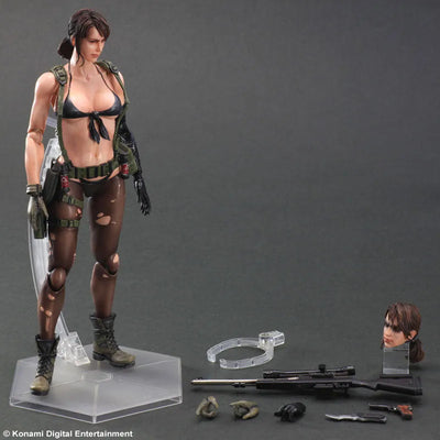 "Metal Gear Solid V The Phantom Pain" Play Arts Kai Quietㅤ – Square Enix – ActionFigureBrasil — com base expositora