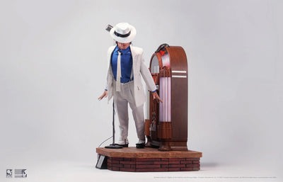Michael Jackson: Smooth Criminal (Deluxe Version) - LIMITED EDITION: 1600 (Deluxe Version) – PureArts – ActionFigure Brasil — ângulo diferente