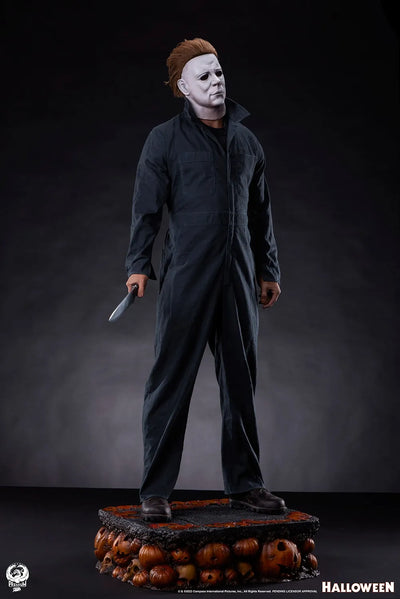 Michael Myers - LIMITED EDITION: 300 – PCS – ActionFigure Brasil — com base expositora
