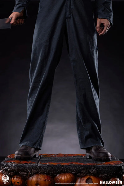 Michael Myers - LIMITED EDITION: 300 – PCS – ActionFigure Brasil — ângulo diferente