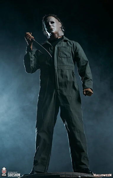 Michael Myers (Slasher Edition) - LIMITED EDITION: 2500 (Exclusive) – PCS – ActionFigure Brasil — com base expositora